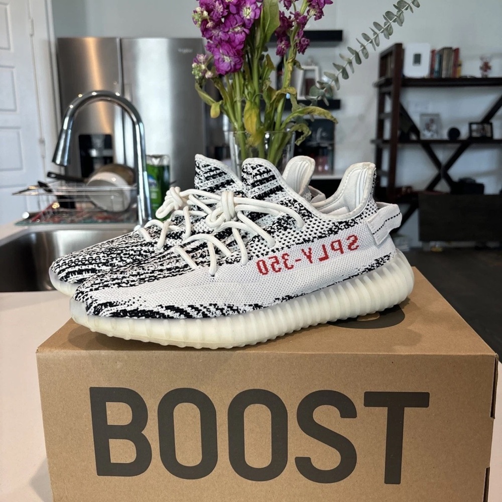 Size 10 - adidas Yeezy Boost 350 V2 Low Zebra
